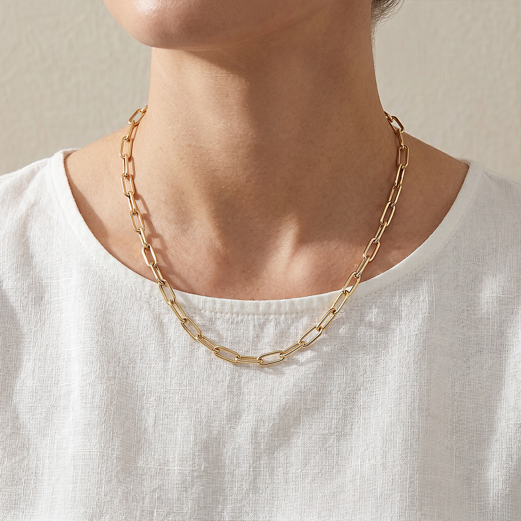 Bee Signature Paperclip Necklace